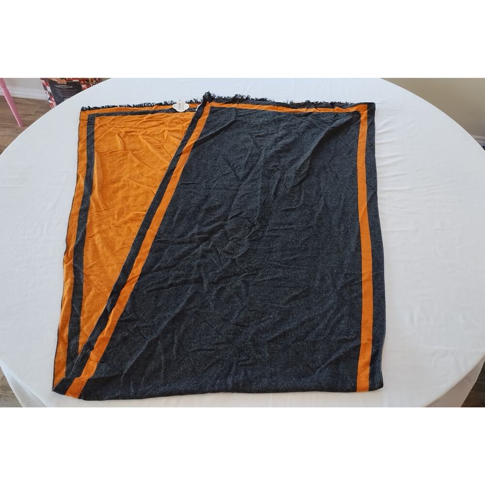 NWT The Royal Standard Madrid reversible wrap Gray Orange 24x80